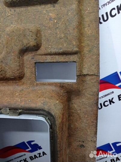 81625716025 Обшивка боковой стенки L