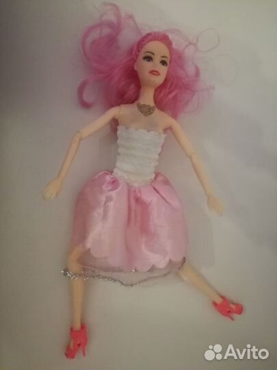 Кукла в розовом