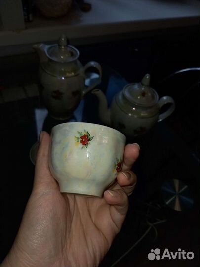 Чайник заварочный и чашки