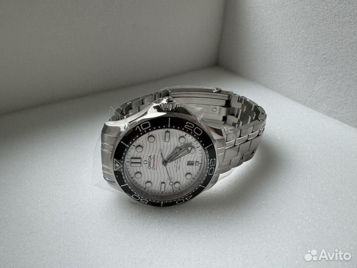 Omega Seamaster diver 300M (белый, браслет)