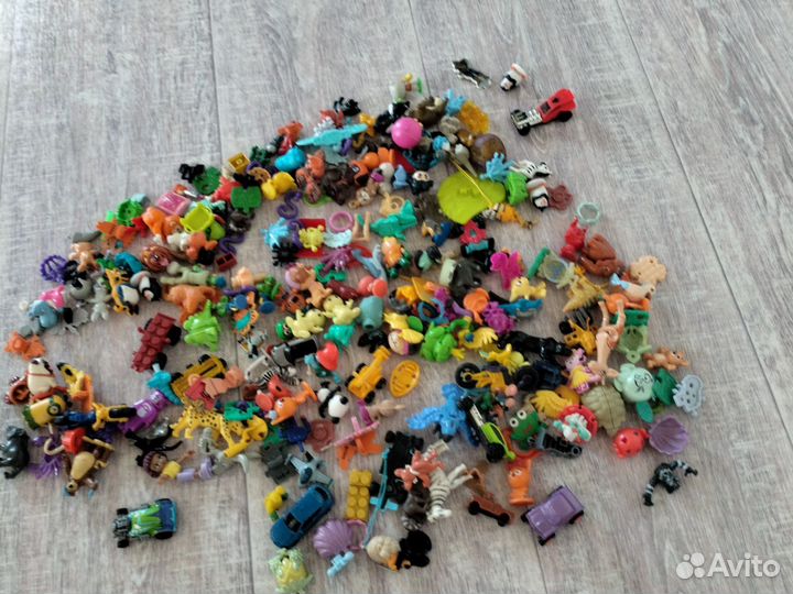 Игрушки из киндера контейнер