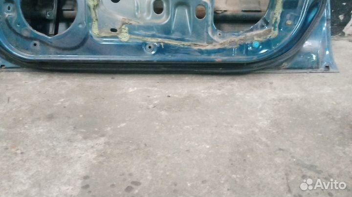 Дверь передняя правая Nissan Primera P11