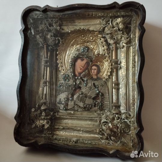 Старинная икона Божия Матерь. Шитье