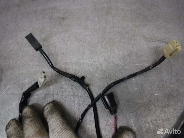 Проводка двери багажника Mitsubishi Pajero Sport 2