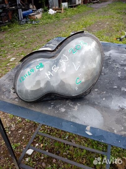 Mercedes-Benz C-Klasse W203 Фара левая, галоген