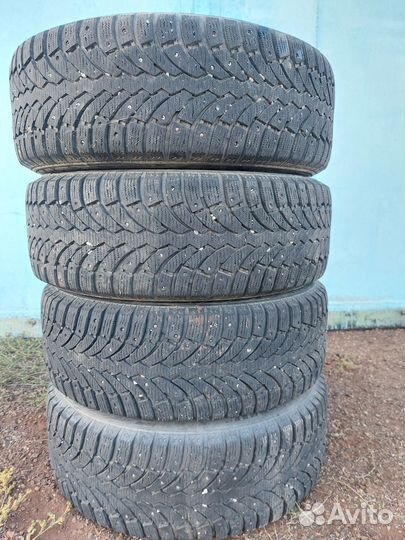 R16 Pirelli Formula Ice 205/55, PCD 5x114.3 DIA 60.1