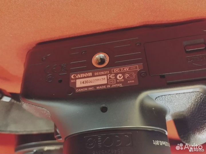 Зеркальный фотоаппарат Canon EOS 600D