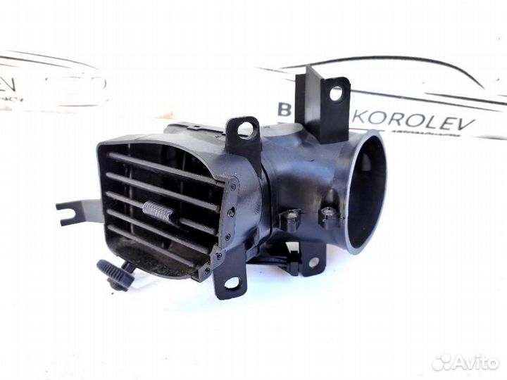 Воздуховод в двери левый Hyundai Santa Fe