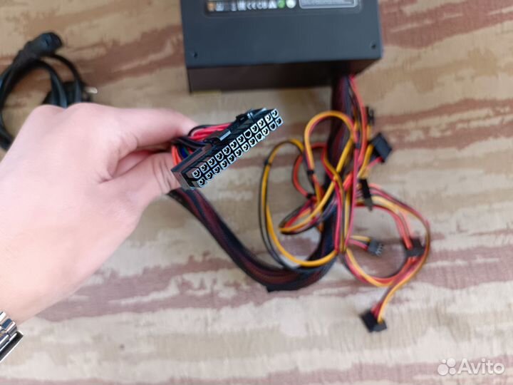 Продаю блок питания для компьютера