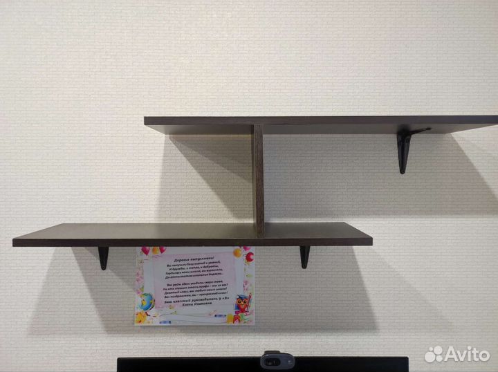 Письменный стол с полкой