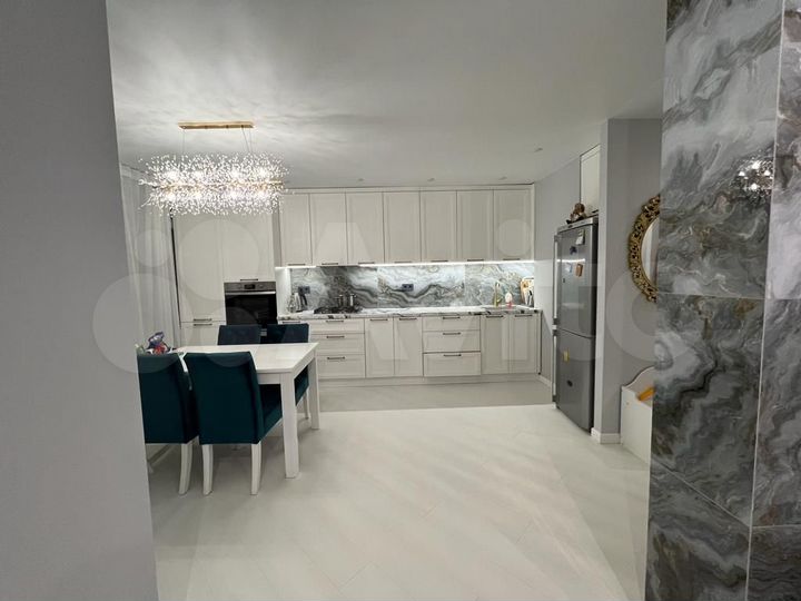 2-к. квартира, 77 м², 6/12 эт.