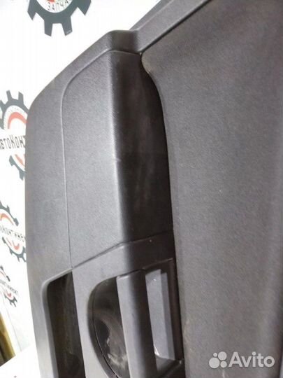 Обшивка двери передняя левая Ford Fiesta 2008