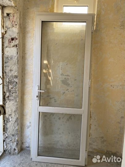 Дверь пластиковая входная