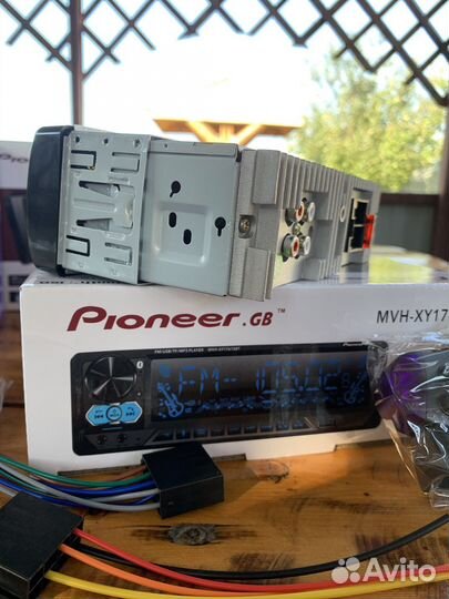 Автомагнитола Pioneer с bluetooth, мультируль, aux