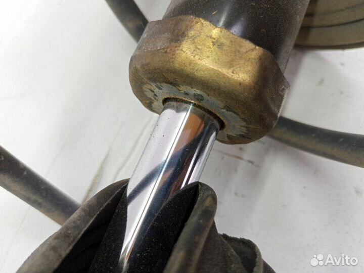 Стойка подвески передняя Toyota Ipsum ACM21 1AZ