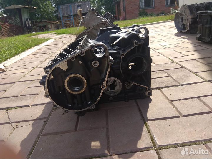 Kawasaki ZR750 Z750 08-12 мотор