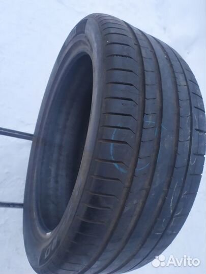 Pirelli P Zero PZ4 285/40 R22 110Z