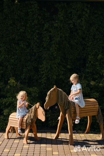 Фигура для улицы: Лошадка