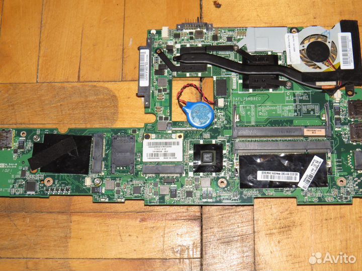 Lenovo X100E Неисправен можно частями