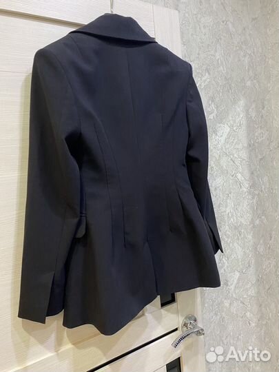 Пиджак женский приталенный 42