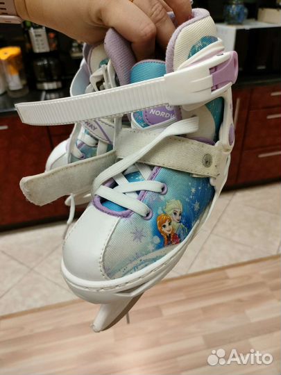 Коньки для мальчика и для девочки