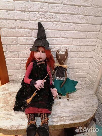 Кукла добрая колдунья со своей подругой кошечкой