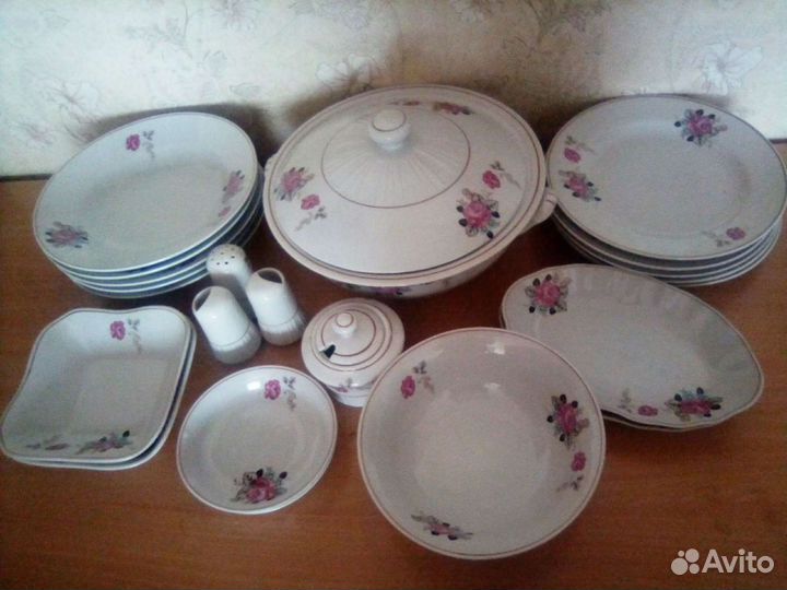 Новый сервиз фарфоровый столовый