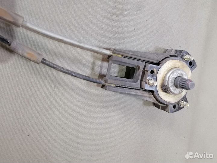 Стеклоподъемник перед.левый Mazda 323 1980-1989
