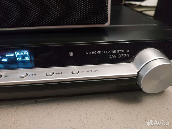 Домашний кинотеатр Sony DAV-DZ30