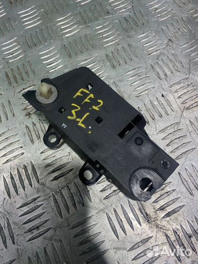 Ручка двери внутренняя задняя левая Ford Focus 2