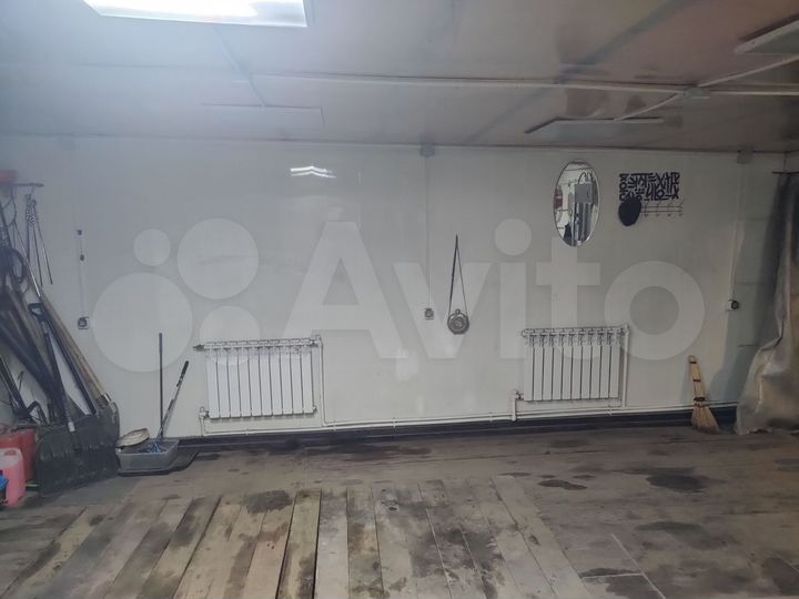 Гараж, > 30 м²