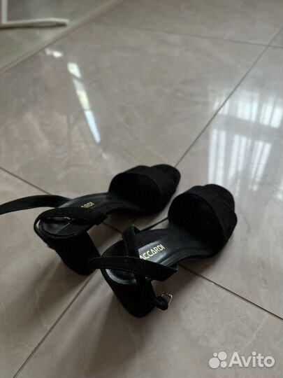 Босоножки женские