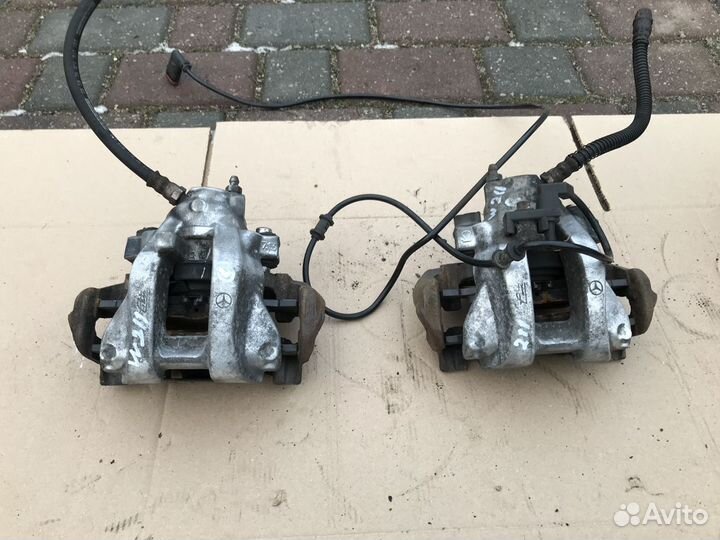 Суппорт правый задний на Mercedes W211 2.2 CDI