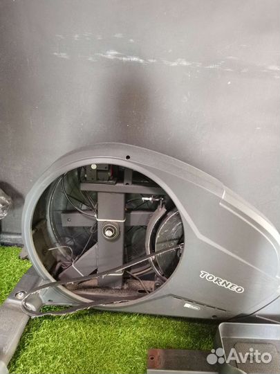 Эллиптический тренажер torneo