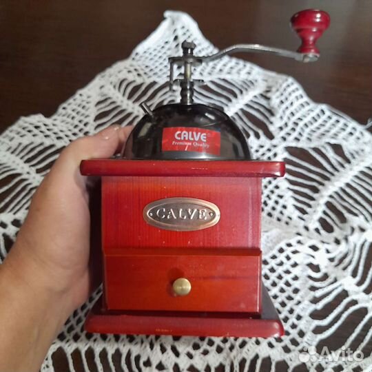 Кофемолка жерновая ручная