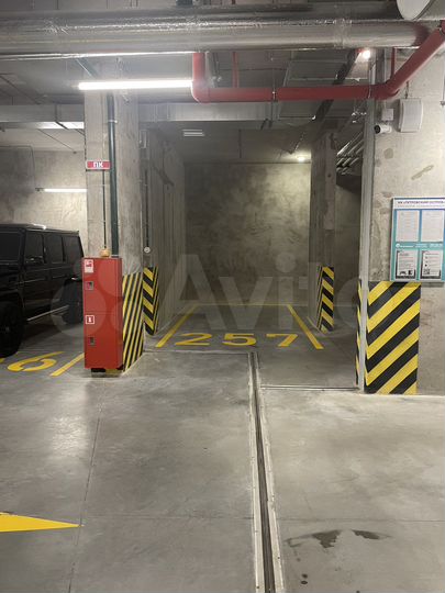 Машиноместо, 14 м²