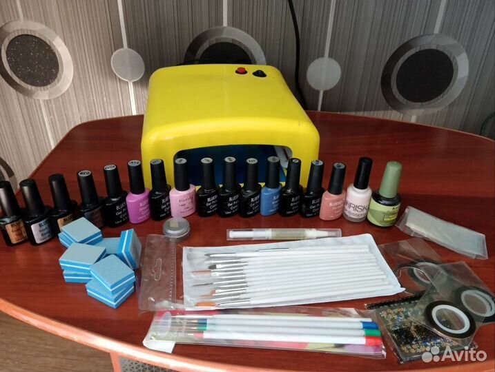 Маникюрный набор с лампой