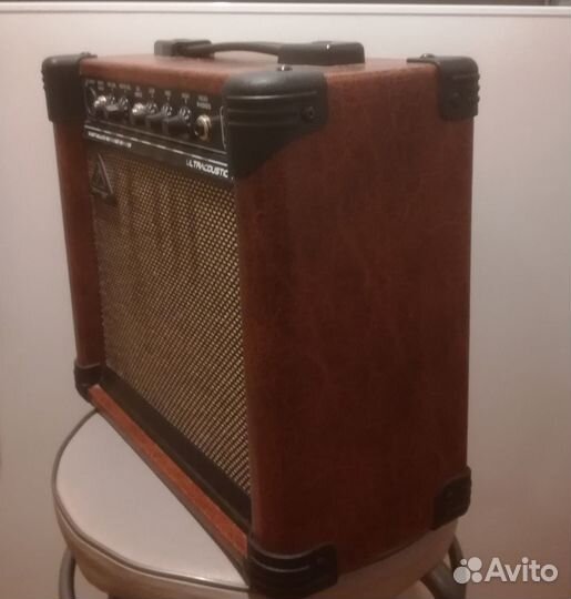 Комбоусилитель Behringer