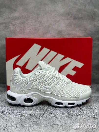 Кроссовки Nike air max tn plus новые в коробке