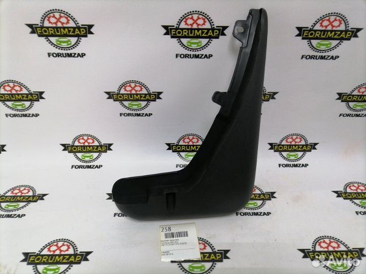 Брызговик передний правый Ford Focus 2004-2011