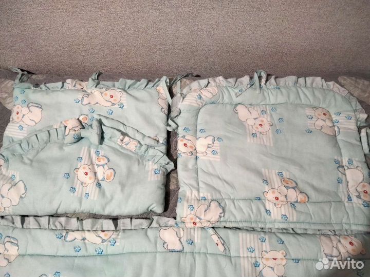 Бортики в кроватку с балдахином