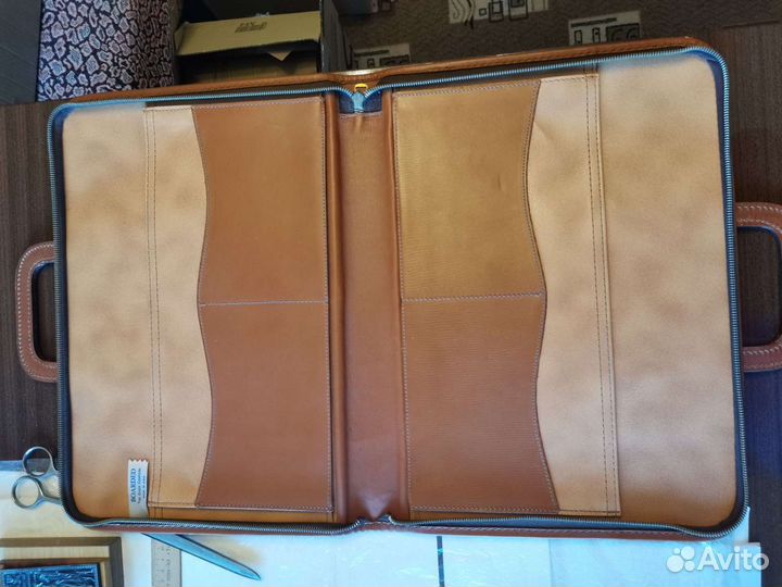 Кожаная папка