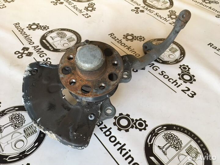 Кулак передний левый для Mercedes W216 W221