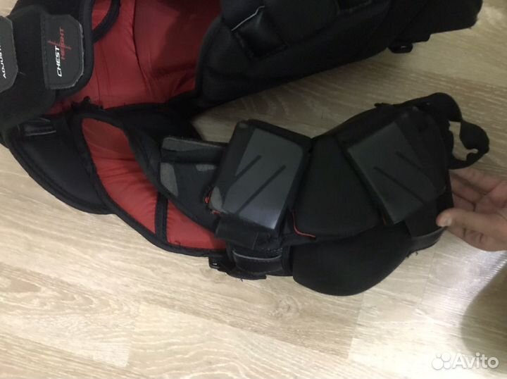 Вратарский нагрудник CCM extreme flex E 1.9