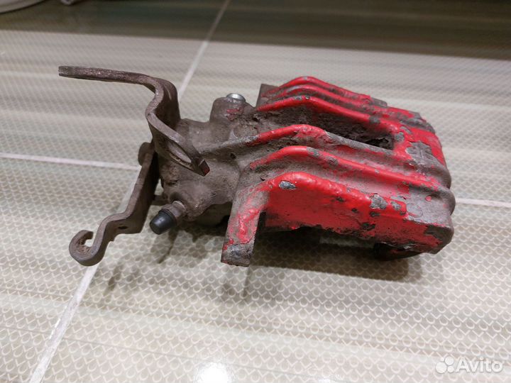 Суппорт тормозной задний правый octavia