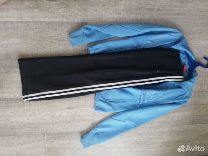 Спортивный костюм женский