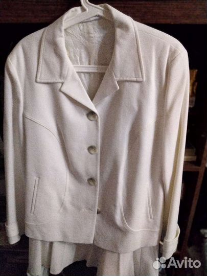 Костюм женский белый 48р Garry Weber