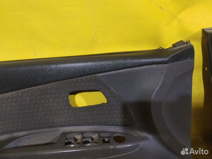 Обшивка двери передней левой Kia RIO 2 Киа рио 2