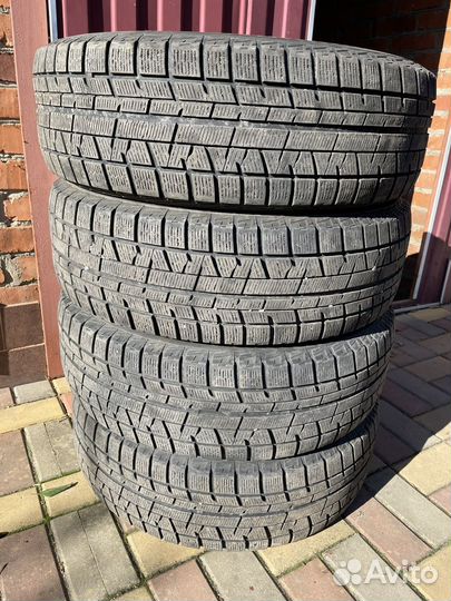 Yokohama Ice Guard IG50 215/65 R16 98Q
