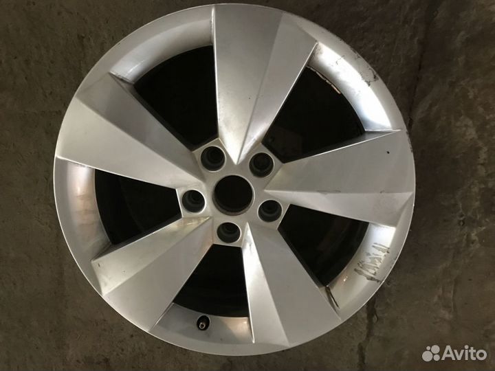 Диск литой skoda 5x112 6.5x17 ET38